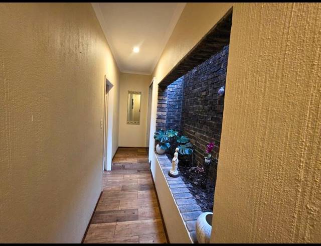 4 BEDROOM HOUSE FOR SALE IN GLEN MARAIS